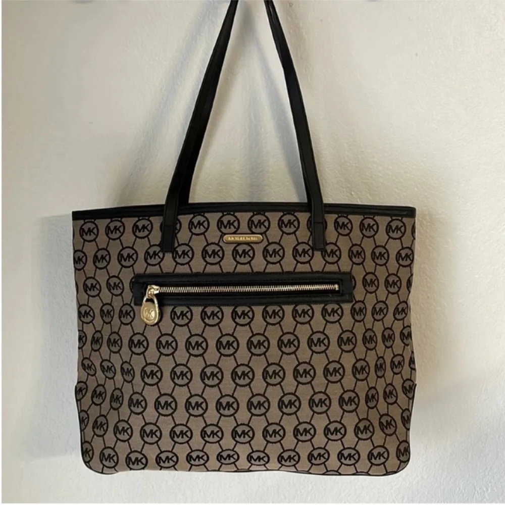 Michael‎ Kors Signature Tote